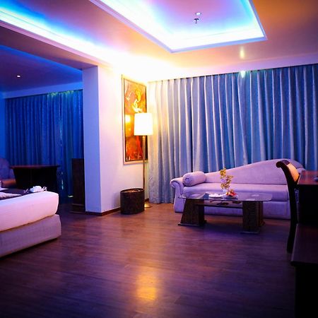 The Quilon Beach Hotel And Convention Center Kollam Buitenkant foto