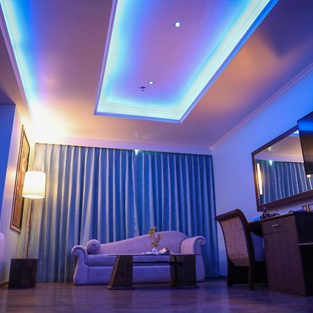 The Quilon Beach Hotel And Convention Center Kollam Buitenkant foto