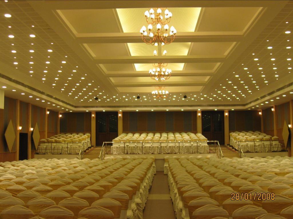 The Quilon Beach Hotel And Convention Center Kollam Buitenkant foto