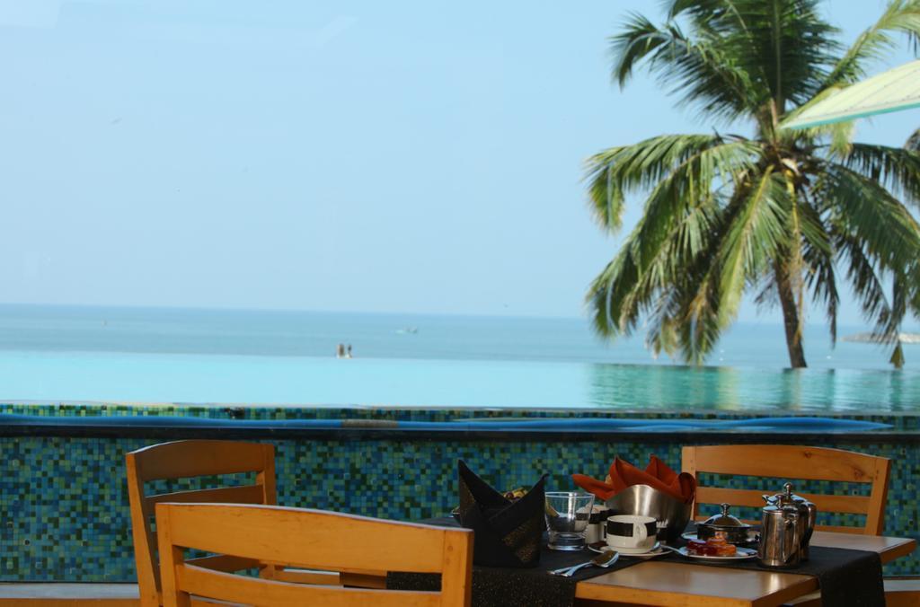 The Quilon Beach Hotel And Convention Center Kollam Buitenkant foto