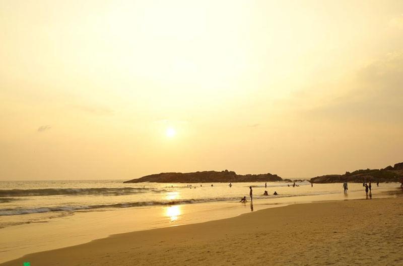 The Quilon Beach Hotel And Convention Center Kollam Buitenkant foto