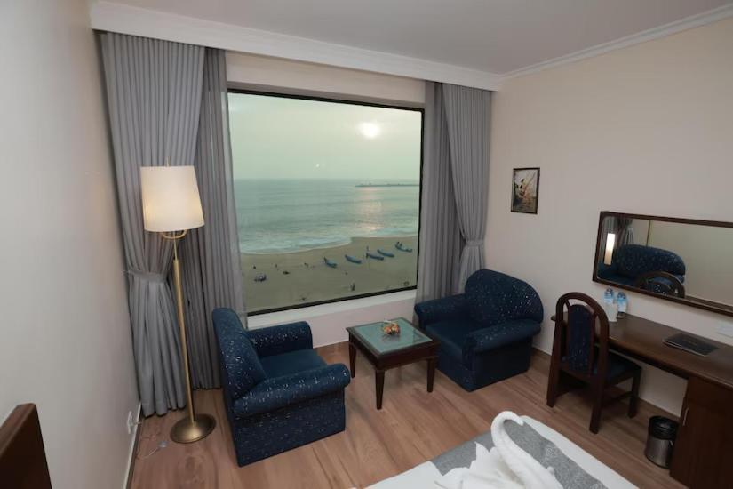 The Quilon Beach Hotel And Convention Center Kollam Buitenkant foto
