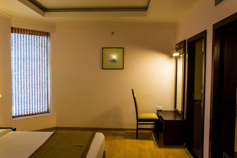 The Quilon Beach Hotel And Convention Center Kollam Buitenkant foto