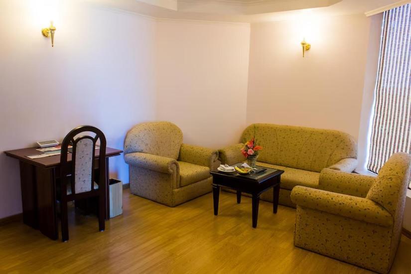 The Quilon Beach Hotel And Convention Center Kollam Buitenkant foto