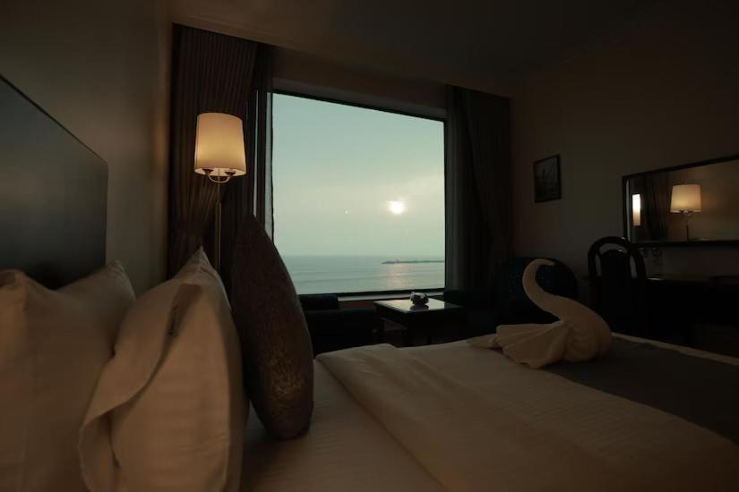 The Quilon Beach Hotel And Convention Center Kollam Buitenkant foto