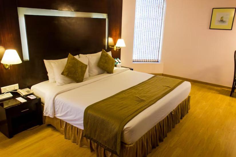 The Quilon Beach Hotel And Convention Center Kollam Buitenkant foto