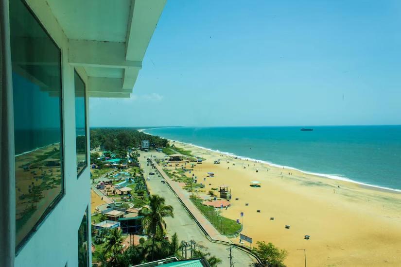 The Quilon Beach Hotel And Convention Center Kollam Buitenkant foto