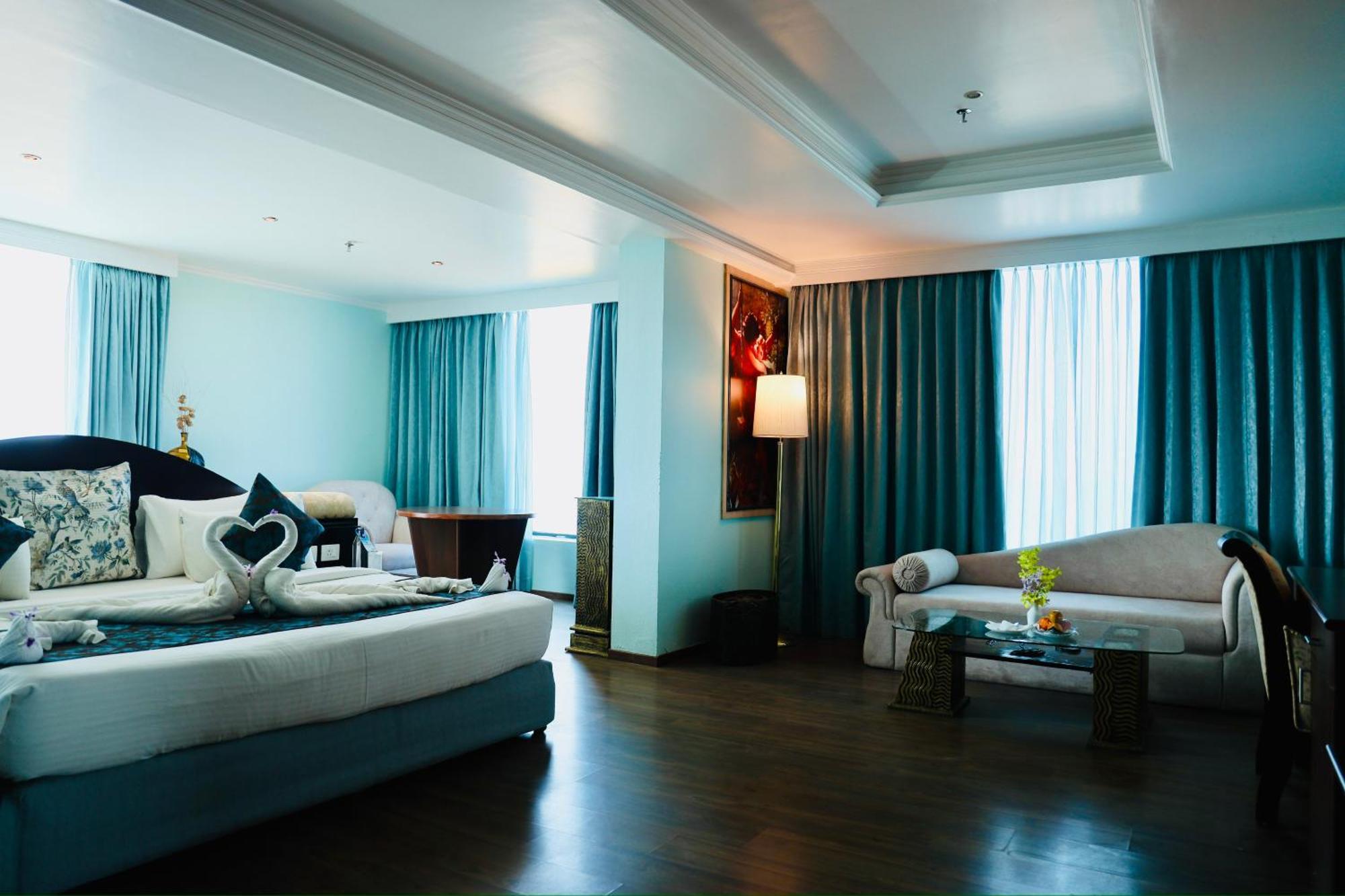 The Quilon Beach Hotel And Convention Center Kollam Buitenkant foto
