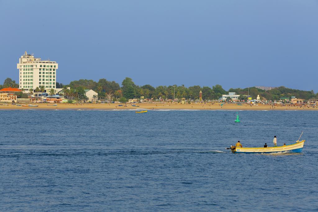 The Quilon Beach Hotel And Convention Center Kollam Buitenkant foto