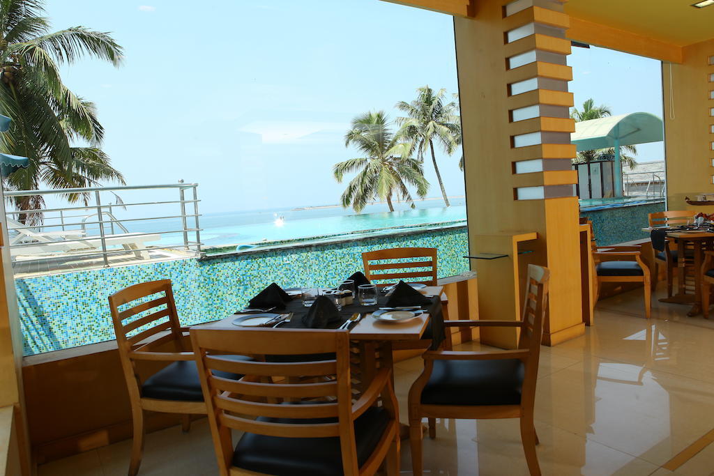 The Quilon Beach Hotel And Convention Center Kollam Buitenkant foto
