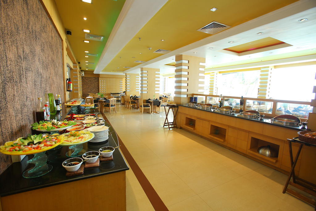 The Quilon Beach Hotel And Convention Center Kollam Buitenkant foto