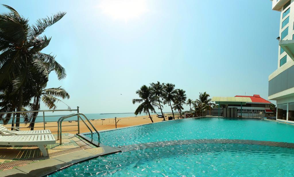 The Quilon Beach Hotel And Convention Center Kollam Buitenkant foto